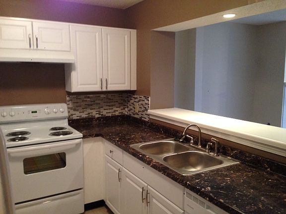 4th image of 8913 W 106th Ter