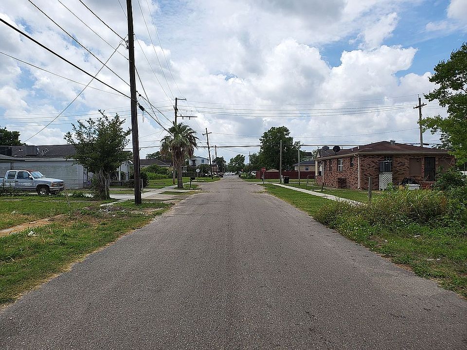 2nd image of 1713 Benton St
