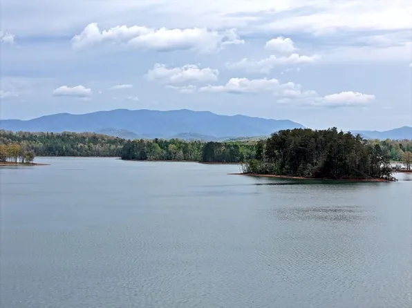 12 Tranquil Pointe Ln, Hiawassee, GA 30546