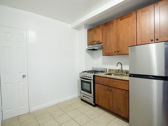3rd image of 3989 50th St APT 2G