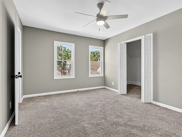 3203 Saratoga Ave — Photo 5