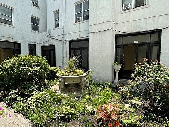 3rd image of 855 Franklin Ave Unit 1H