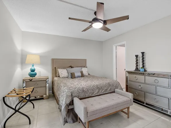 1037 Berkshire B, Deerfield Beach, FL 33442