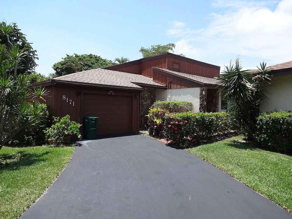 1st image of 8171 Princess Palm Cir
