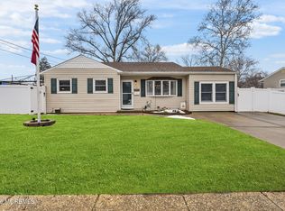 12 Fairview Lane, Hazlet, NJ 07730