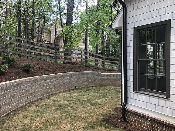 5th image of 5900 Brundage Ln