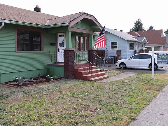 2nd image of 912 E Bridgeport Ave