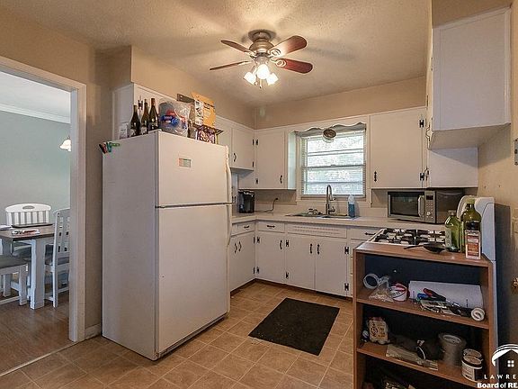5th image of 2605 Belle Crest Dr