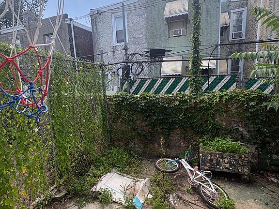 5th image of 3018 N Croskey St