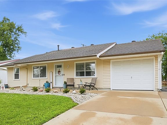 2nd image of 80 S Hillcrest Dr
