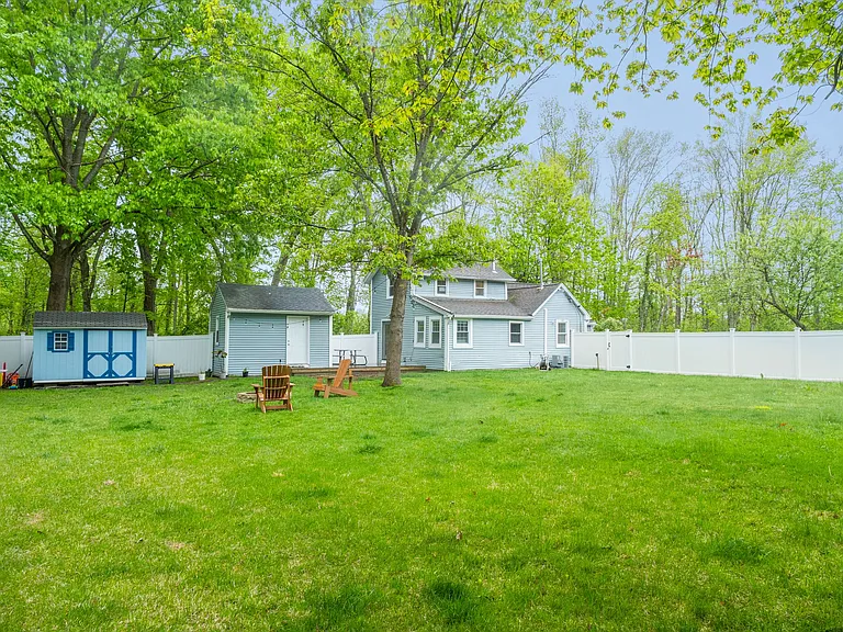 36 Brackett Rd — Photo 24