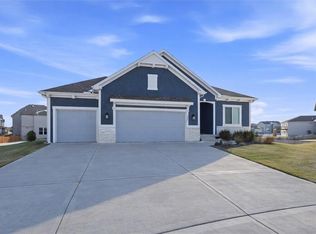 4420 SW Tanzanite Cir, Lees Summit, MO 64082