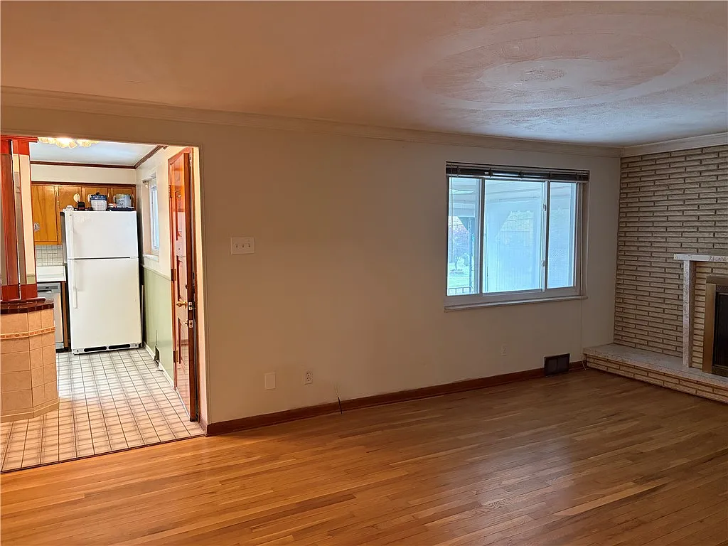 3 bed, 1072 sqft, $1,600 — Photo 4