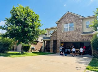 528 Rancho Verde Dr, Leander, TX 78641