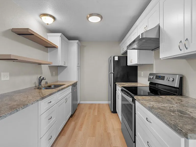9815 Holly Dr #A305 — Photo 11