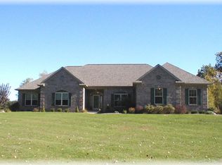 2665 Walnut Grv, Grand Ledge, MI 48837