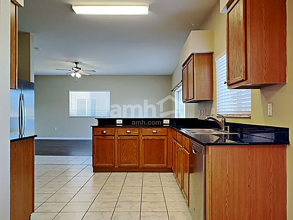 3rd image of 10910 Lakeside Vista Dr