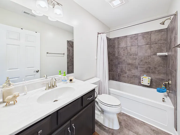 912 Kentwood Dr — Photo 37
