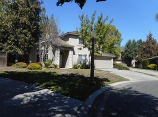 10711 N Lighthouse Dr, Fresno, CA 93730