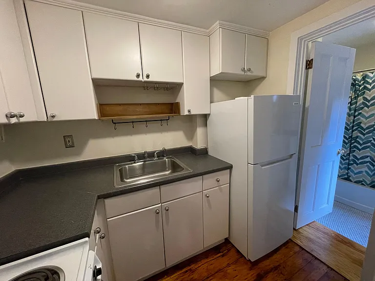 25 S Russell St #1 — Photo 8