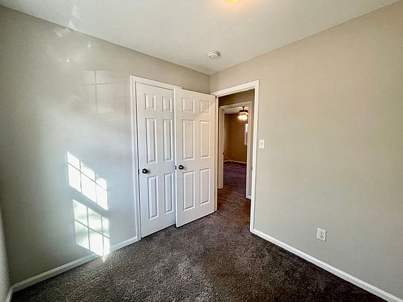 4th image of 3811 Hyde Park Dr