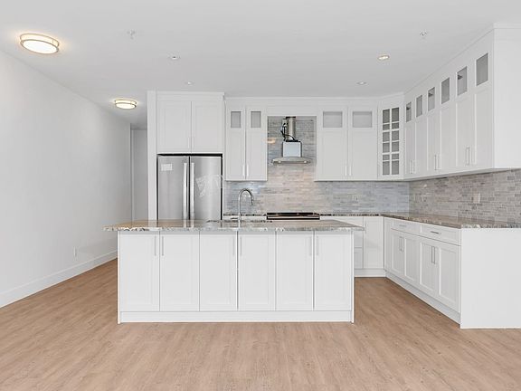 3rd image of 9983 Barnston Dr E #501