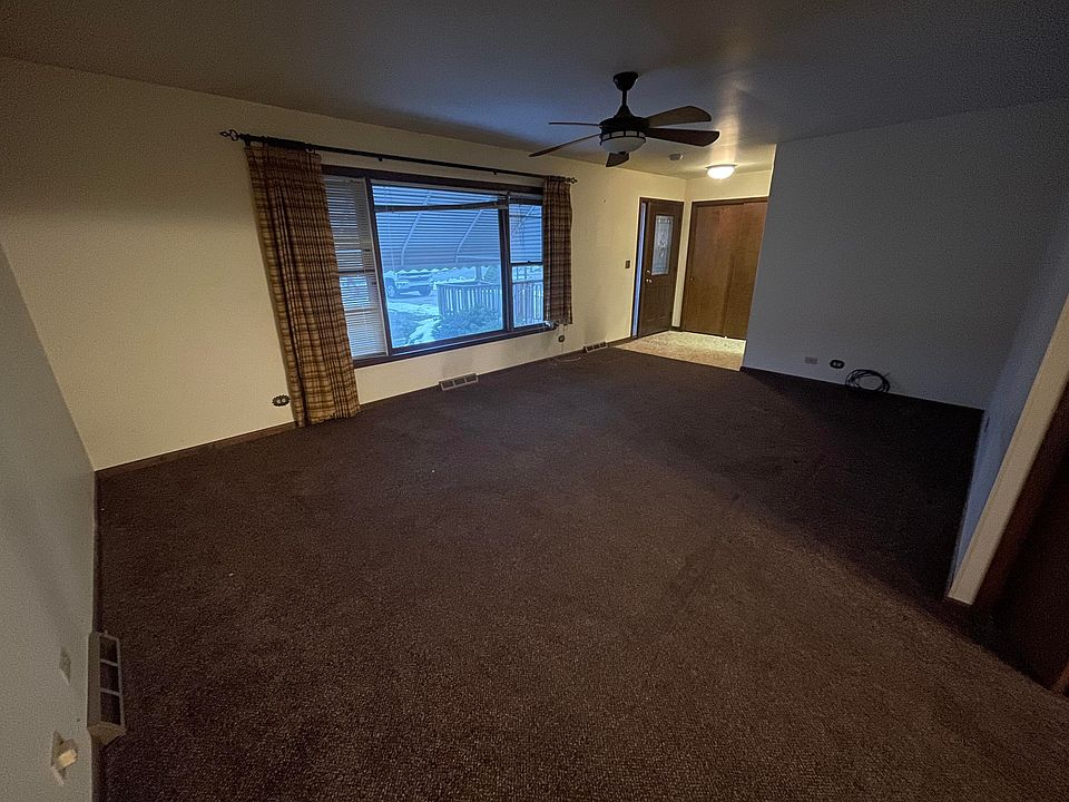 9618 Boulevard Dr, Highland, IN 46322 | Zillow