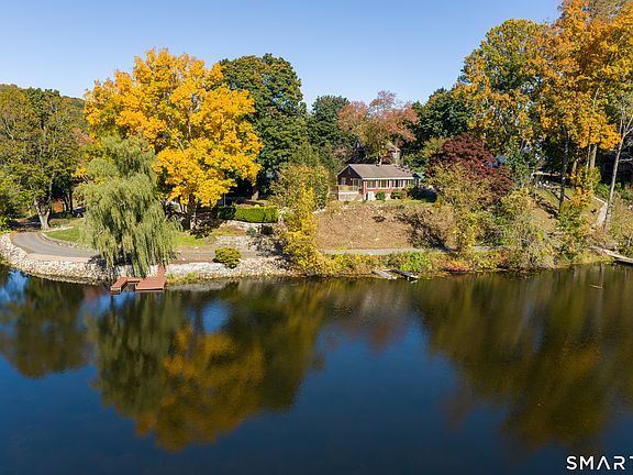 3rd image of 10 Clearview Drive