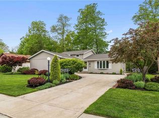 20474 Sandalwood Ln, Strongsville, OH
