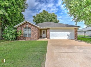 501 N D St, Centerton, AR 72719