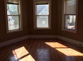 24 Dexter Ave #3, Watertown, MA 02472