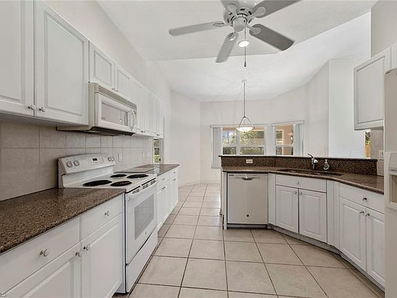 3rd image of 2126 SE 8th Ter