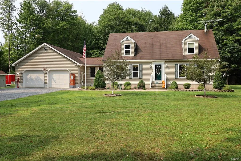 8909 Preston Hill Rd photo 1