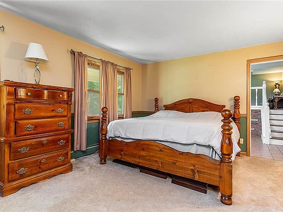 4th image of 8954 Hillcrest Dr