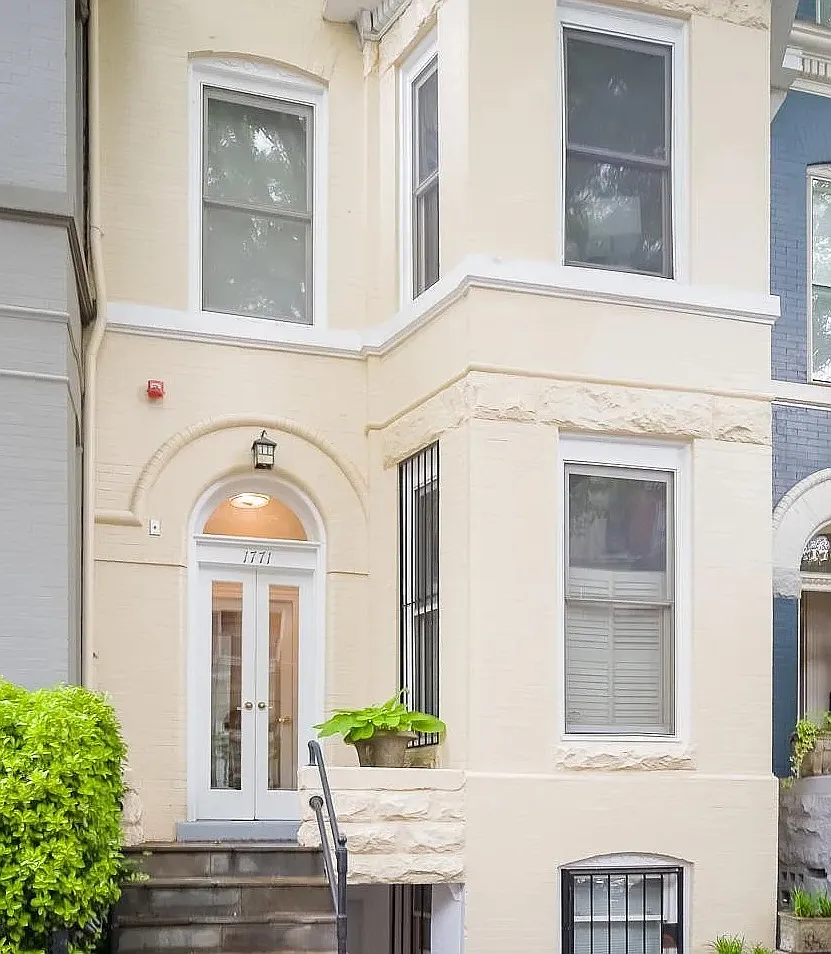2 bed, 776 sqft, $5,150 — Photo 1