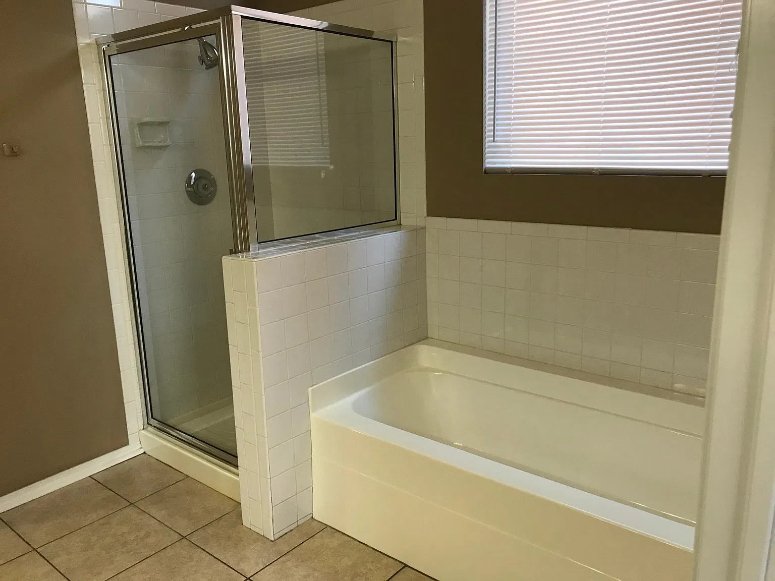 3 bed, 1886 sqft, $2,095 — Photo 4