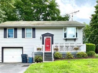 4220 Aurora Path, Liverpool, NY 13090