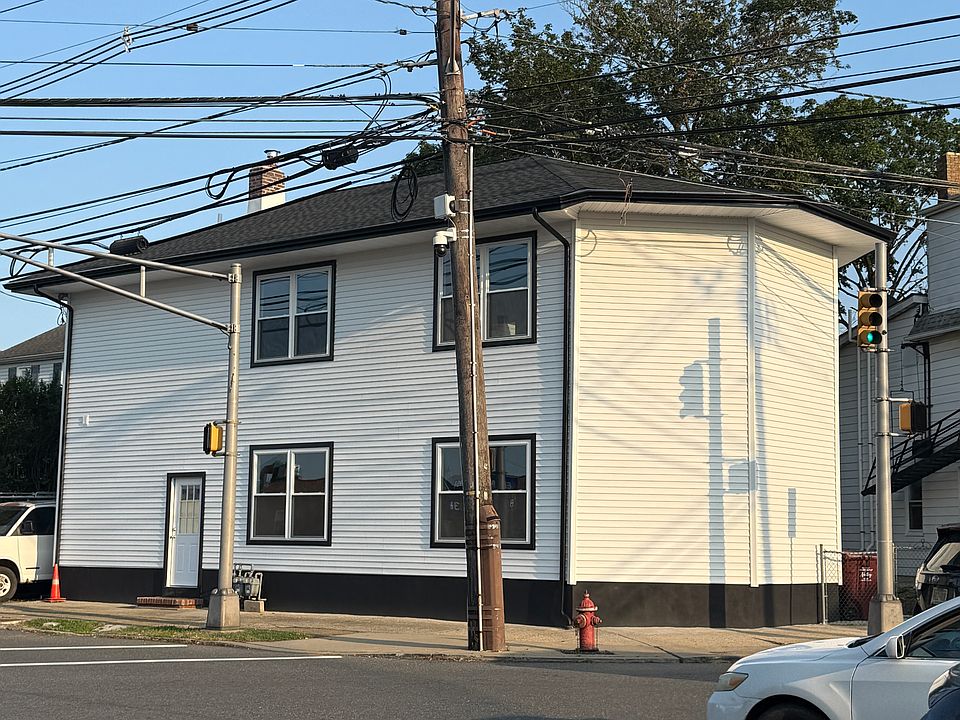 House on Kingsland and Passaic ave