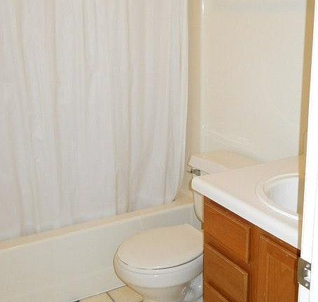 2nd hallway bathroom