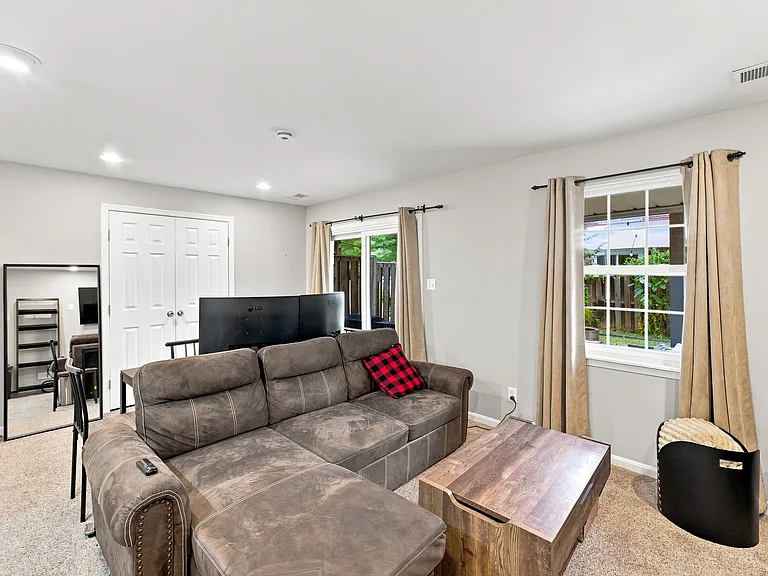 500 Beacon Dr — Photo 35
