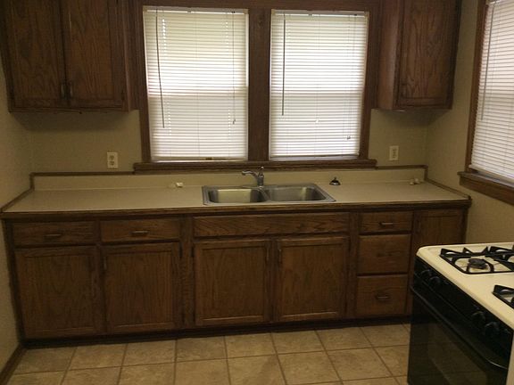 3rd image of 317 W Linden Ave