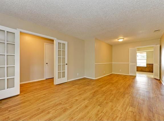 2nd image of 2205 Monarch Dr