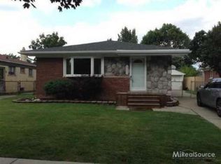 19623 Parkside St, Saint Clair Shores, MI 48080