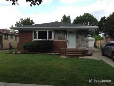 19623 Parkside St, Saint Clair Shores, MI, 48080