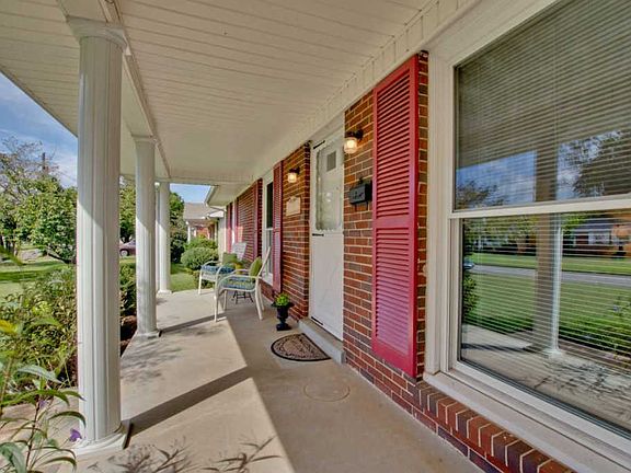 5th image of 3806 Saturn Dr SW