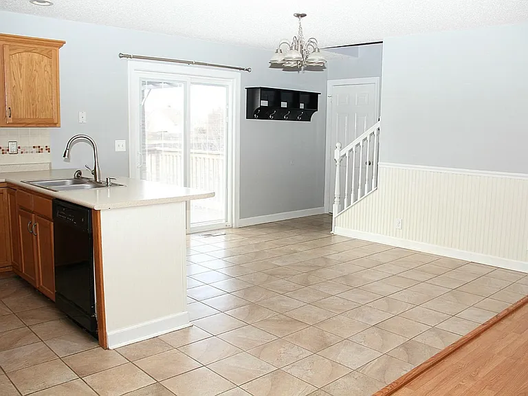 3826 Angelise Ln — Photo 7
