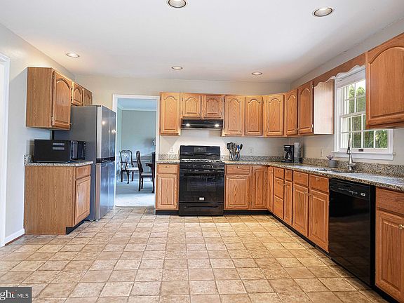 3rd image of 1204 Dulwich Ct