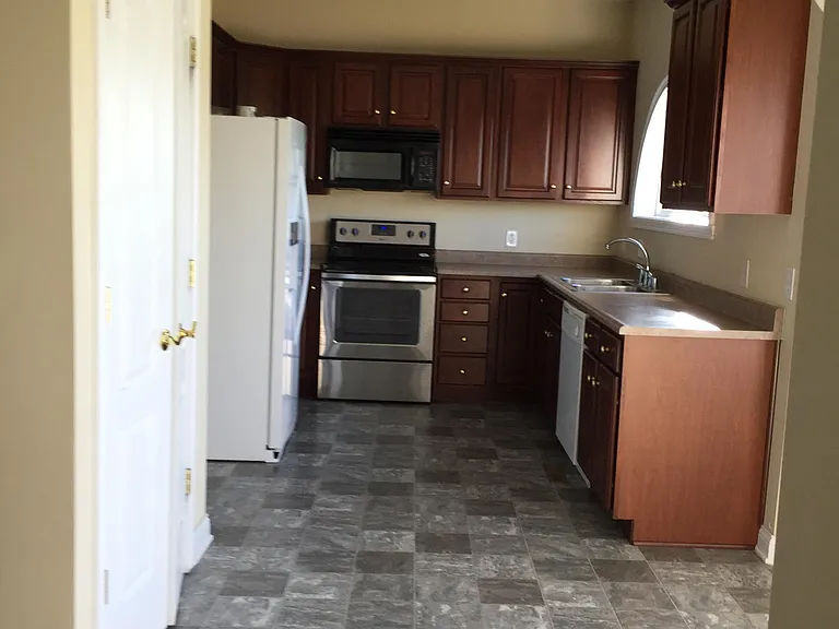 605 Mannington Pl — Photo 10