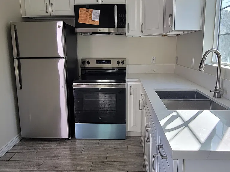 20711 Berendo Ave #1/2 — Photo 10