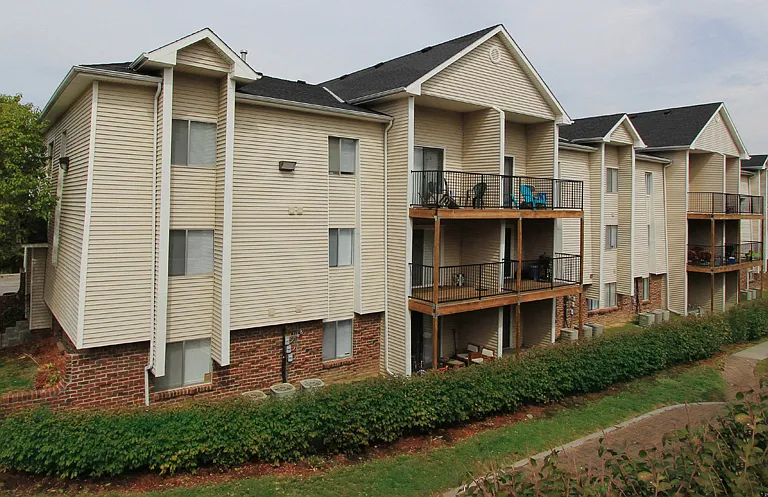 Kensington Woods Apartments — Photo 11